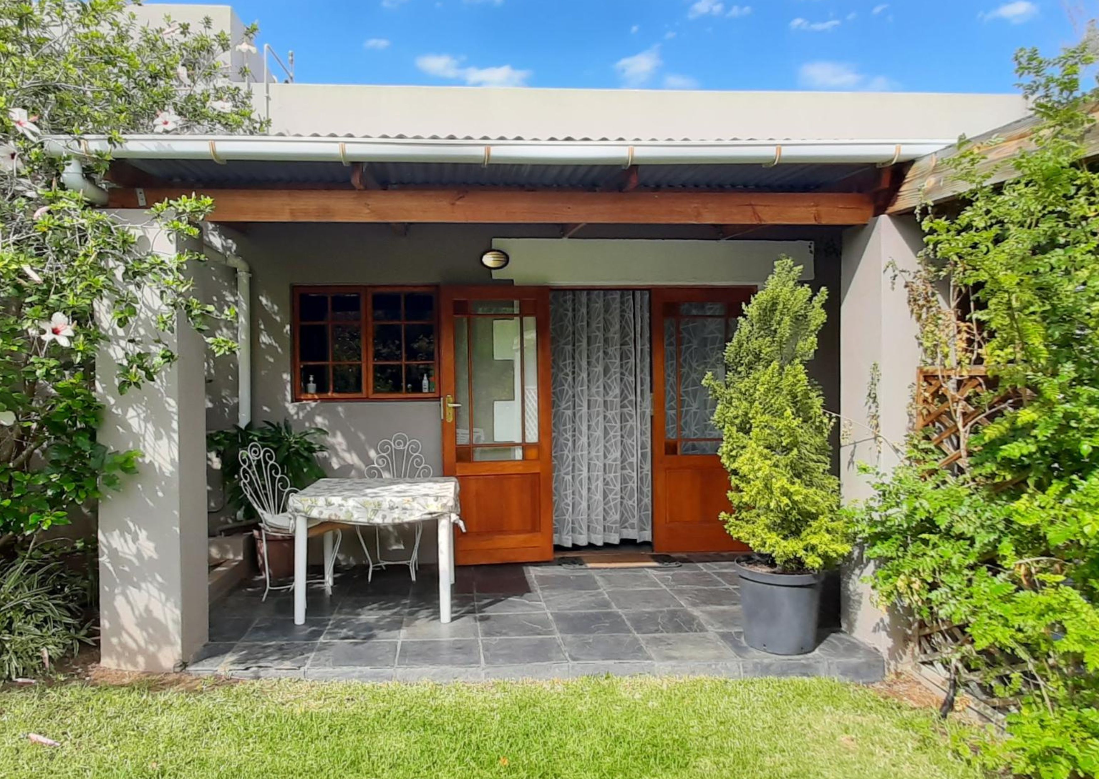 fenced pet friendly accommodation in Montagu Western Cape