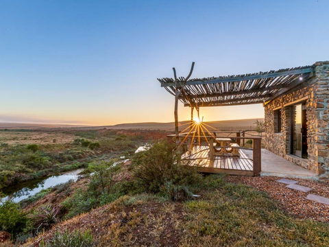 CANYON COTTAGE