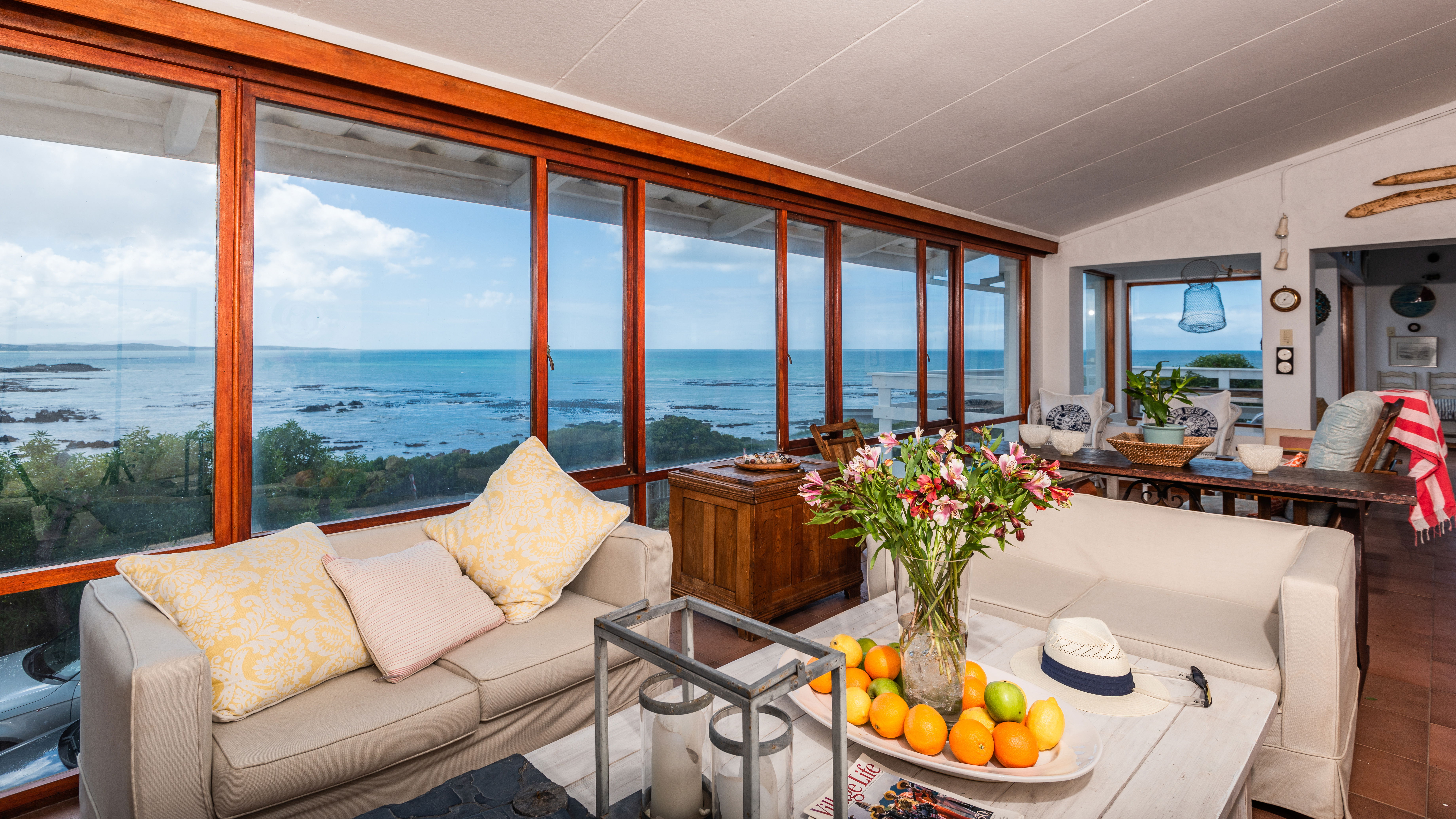 pet friendly accommodation near cape town﻿ in the Western Cape: Franskraal Beach house with Seaview 