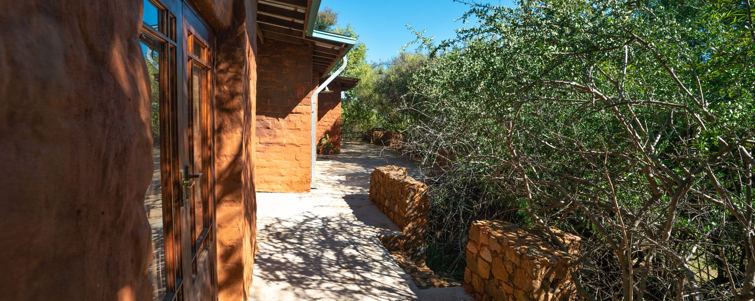 Red Earth Farmhouse Pet Friendly Accommodation HolidayDOG Magaliesburg Gauteng 