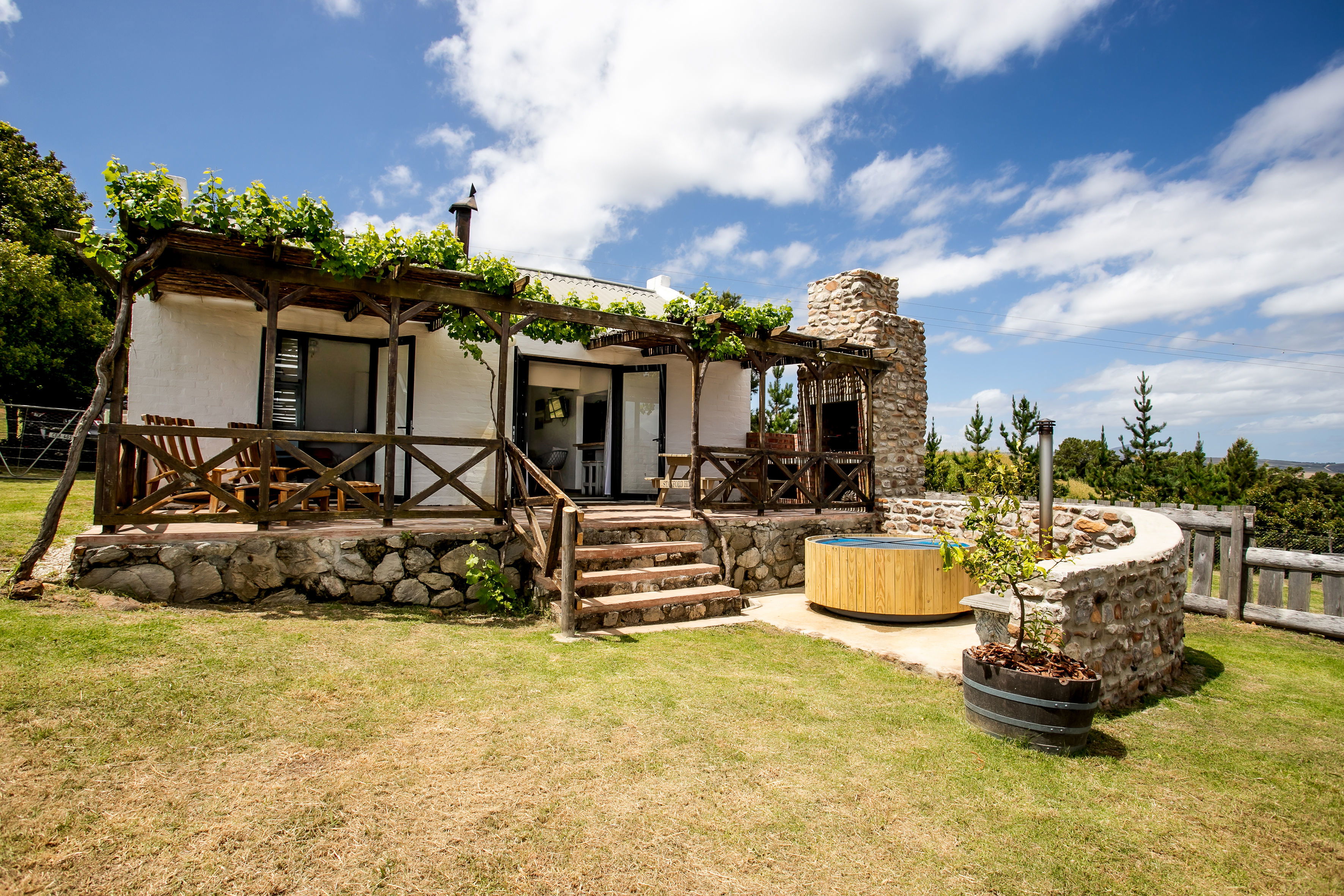 Best pet friendly accommodation with enclosed garden on Sale