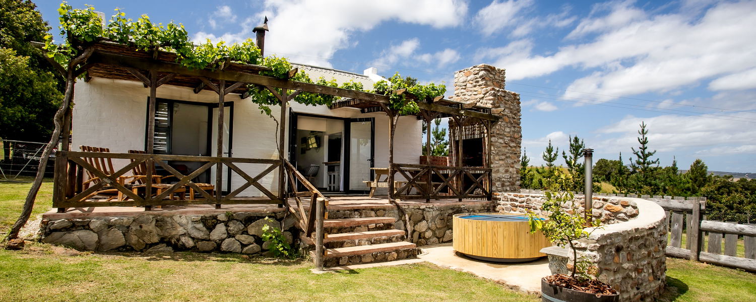 Pet Friendly Fenced Accommodation in Stanford Western Cape with hot tub