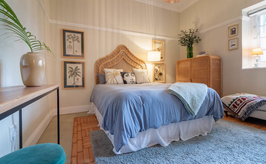 Calming Victorian Apartment in a Hidden Garden Oasis