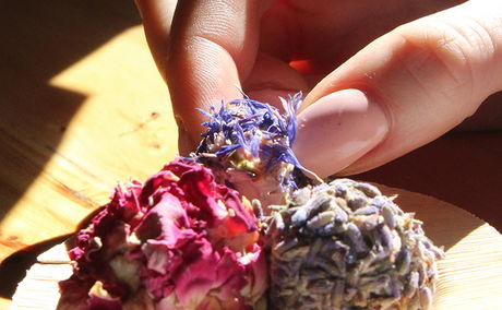 One of the experiences we continue to treasure at Schoone Oordt, is Fragrance & Flavour Fusion — an interactive, immersive workshop hosted by the talented team at Grace+Merci