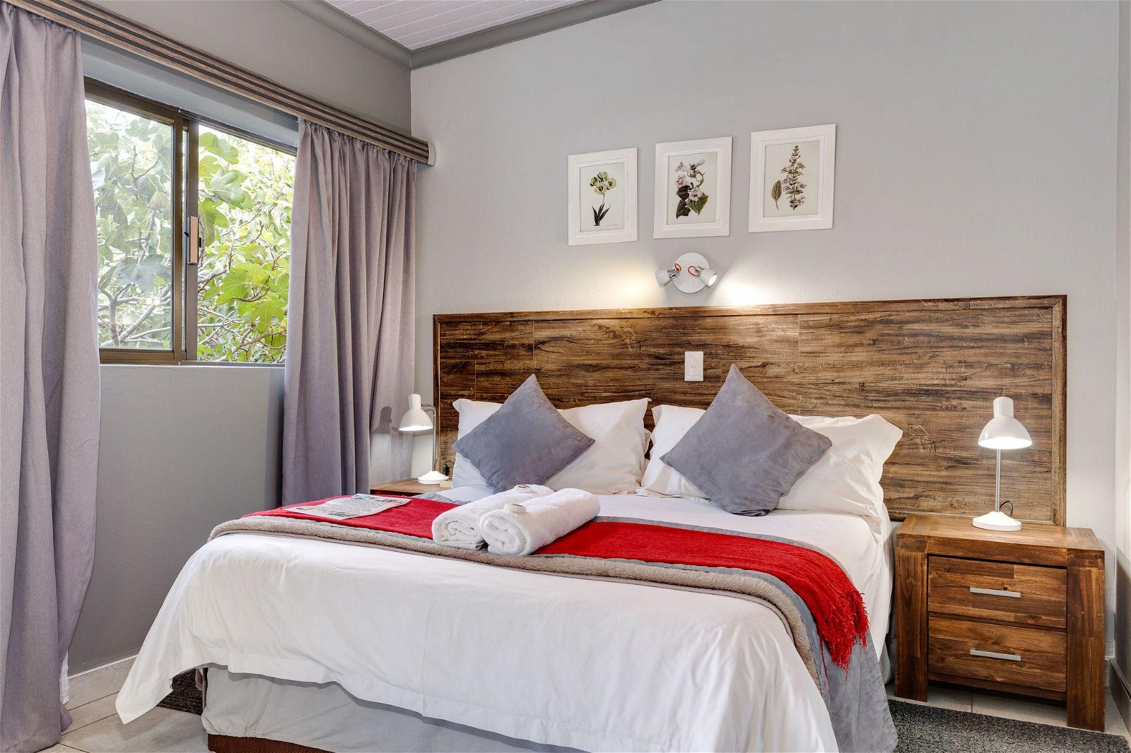 SUN room  Family Room - Sunrock Guesthouse