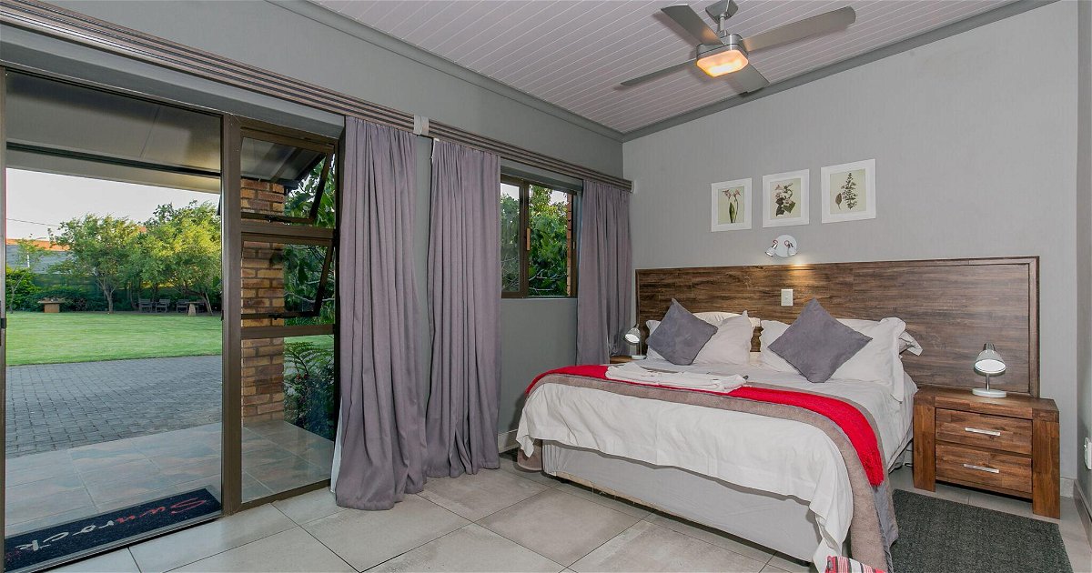 family_suite_bedroom.jpeg?