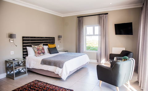 The Whale on Main - Bedroom