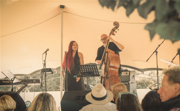 Melanie Scholtz and Hein van der Geyn performing Journey to Jazz 2023, Prince Albert,