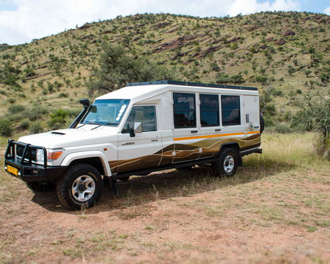 Toyota Landcruiser, 9-Seater, 4x4 - Guided Tours