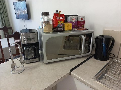 Coffee/tea, microwave, coffee machine, kettle & toaster
