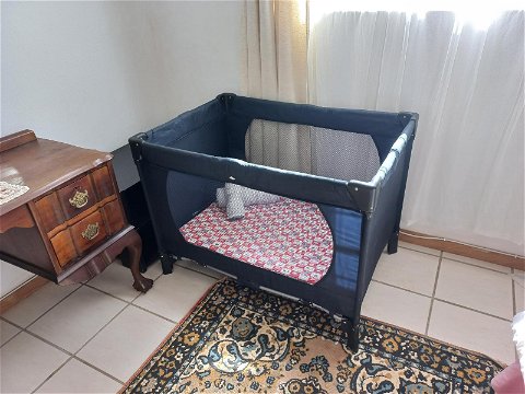 Infant cot