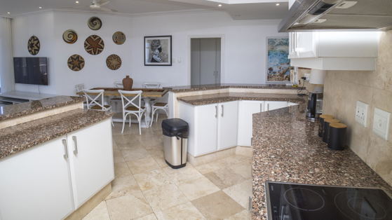 Kitchen & Dining Area