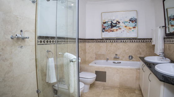 Main En Suite