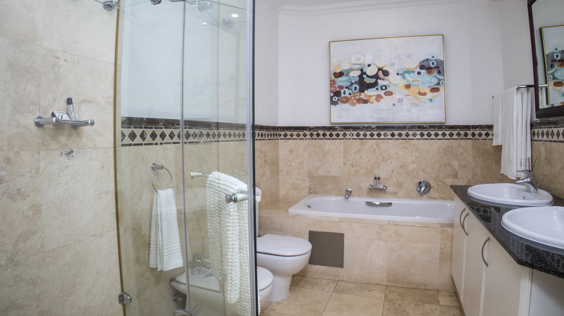 Main En Suite