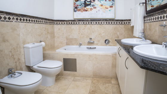 Main En Suite