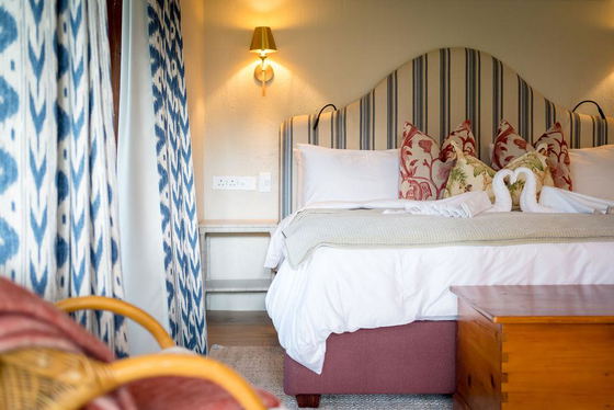 Beautifully appointed guest suites. Luxury safari lodge in Greater Kruger Beautifully appointed guest suites. Luxury safari lodge in Greater Kruger