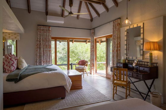 Welcoming guest suites. Luxury safari lodge in Greater Kruger. Welcoming guest suites. Luxury safari lodge in Greater Kruger.