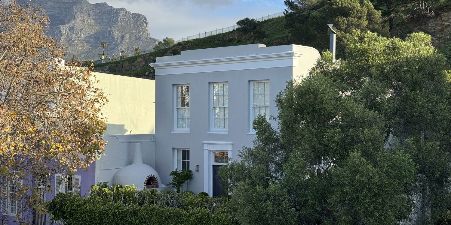 De Waterkant House, Table Mountain, Accommodation, Cape Town, Hotel, Heritage Architecture, De Waterkant, Guest House, Airbnb, Western Cape, South Africa, Signal Hill, Accommodation in Cape Town, Accommodation in De Waterkant, Accommodation near CTICC, Hotel near Table Mountain, Hotel near CTICC, Hotel near Cape Town Stadium, Accommodation near Green Point