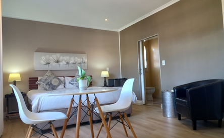 Lions Head Room