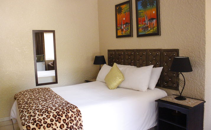 Lux Double Bed Room - En-suite