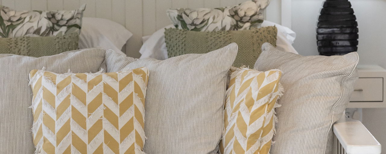 Deluxe room - ensuite bathroom & private patio with BBQ