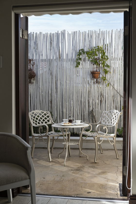 Private patio with gas BBQ/braai