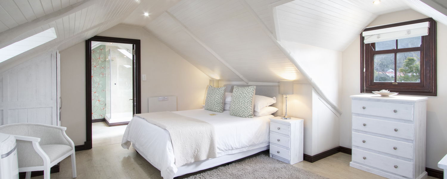 Studio Room with private deck & mountain view