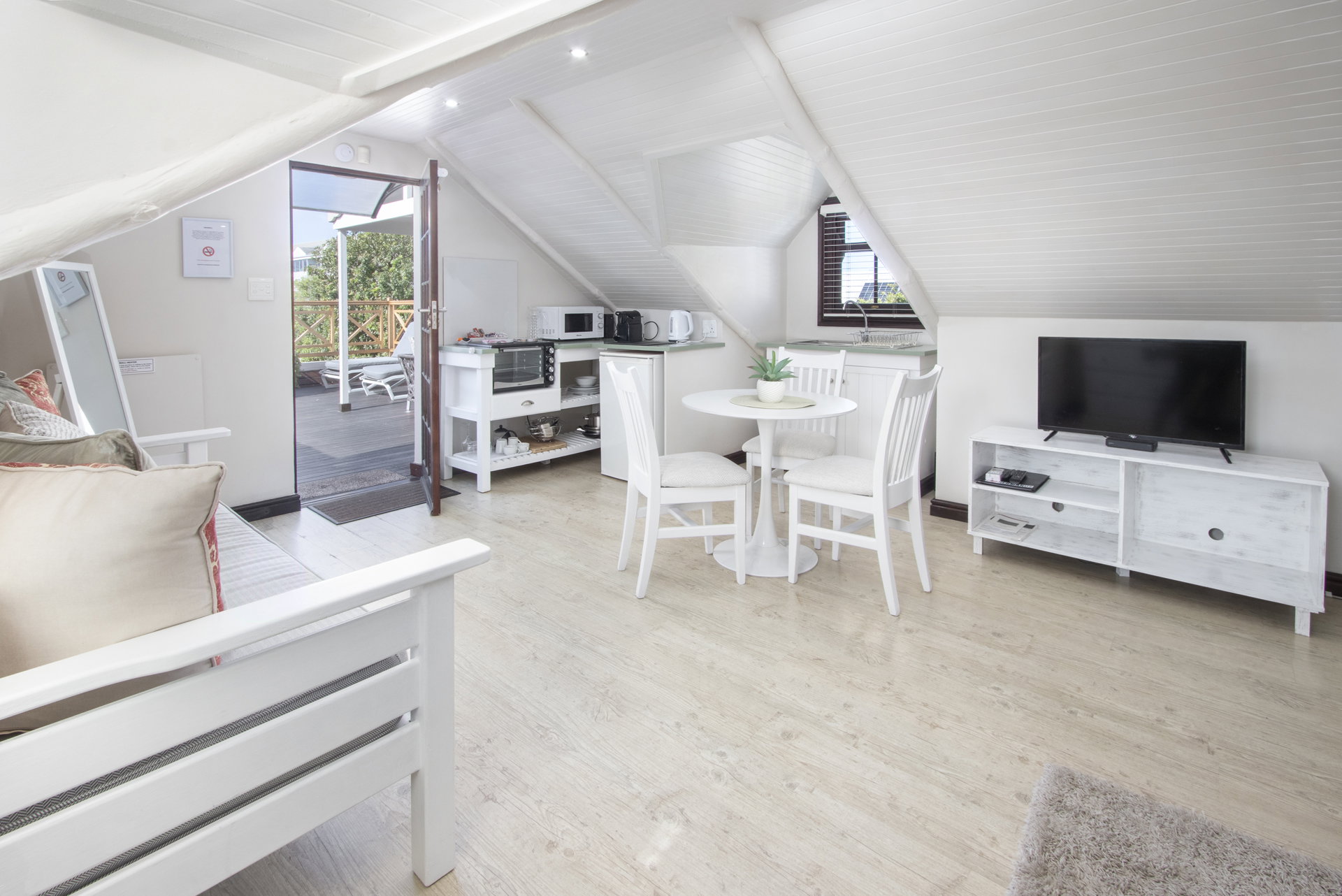 Studio Room with kitchenette & private deck