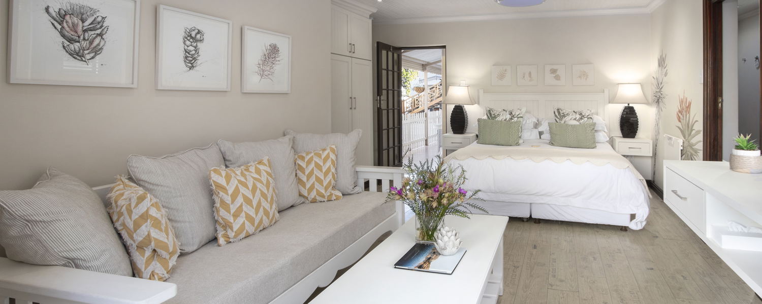 DELUXE ROOM!