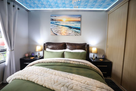 Luxury self-catering apartment with heated splash pool and private garden near OR Tambo International Airport, Johannesburg. Luxury self-catering apartment with heated splash pool and private garden near OR Tambo International Airport, Johannesburg.