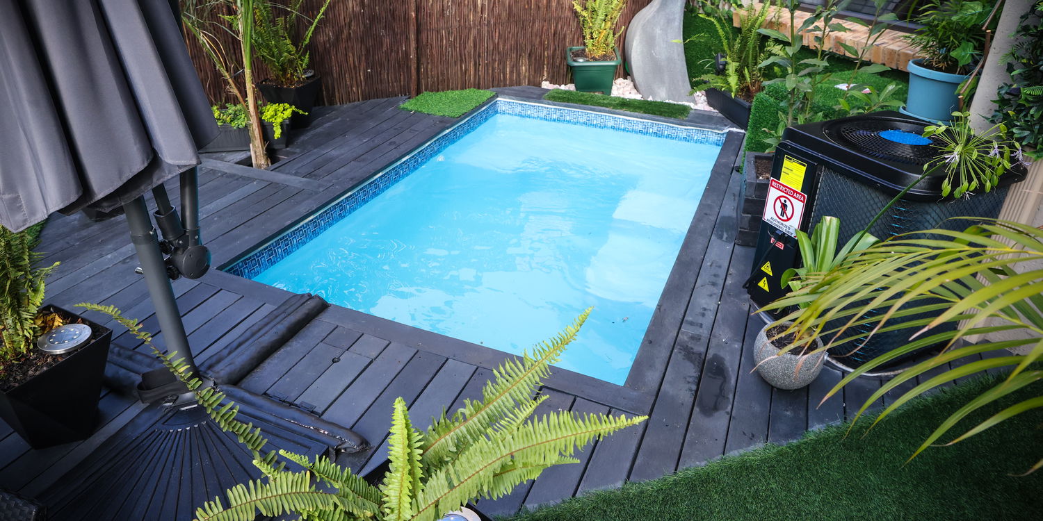 Luxury self-catering apartment with heated splash pool and private garden near OR Tambo International Airport, Johannesburg.