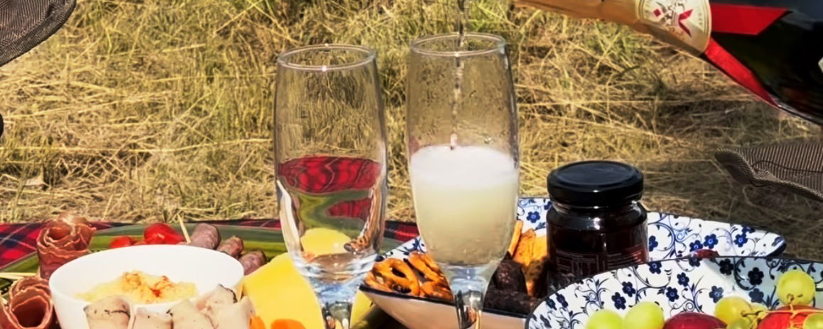 Champagne picnic.