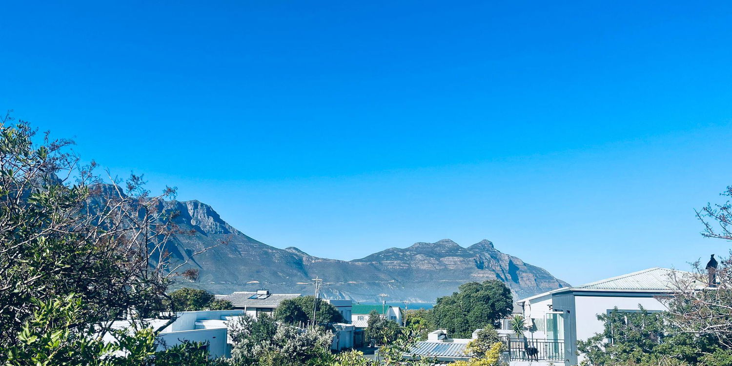 A charming lodge situated in the heart of scenic Hout Bay