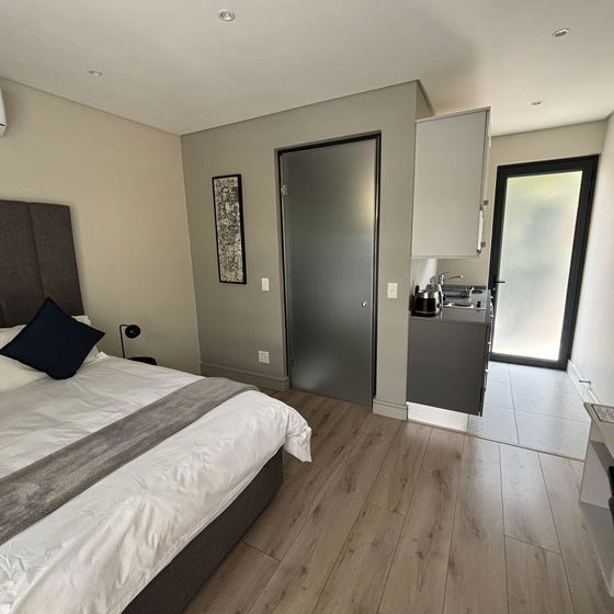 Deluxe Queen Suites