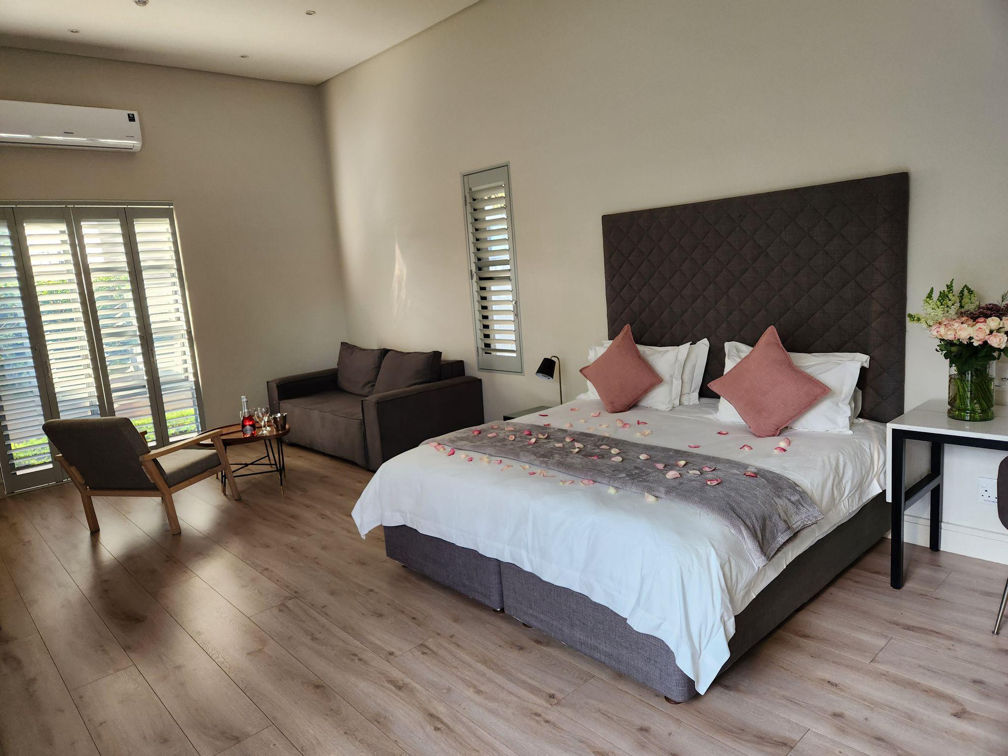 Experience Luxury Living in the Heart of Rosebank