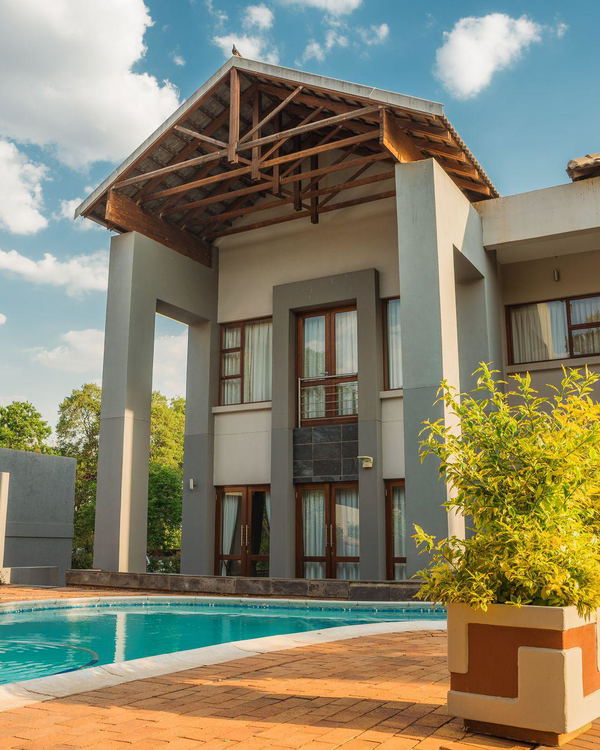 Comfort and Convenience with Nearby Amenities