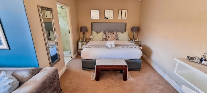 Double-bed Room with ensuite Bathroom, Hermanus Cliff Path Lodge, Whale Coast Lodge, DCC Hotel Group