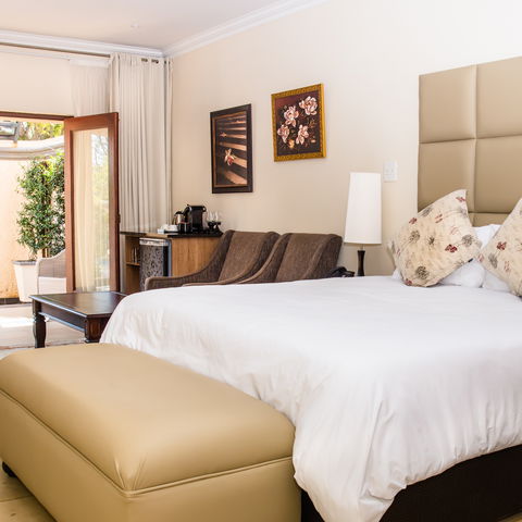 Standard Suites