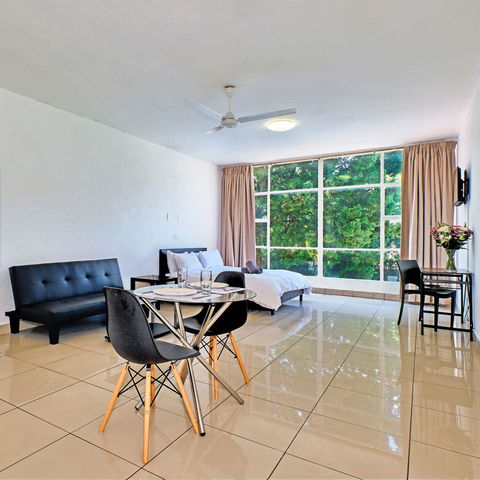 Queen Studio Apartment