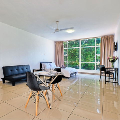 Queen Studio Apartment