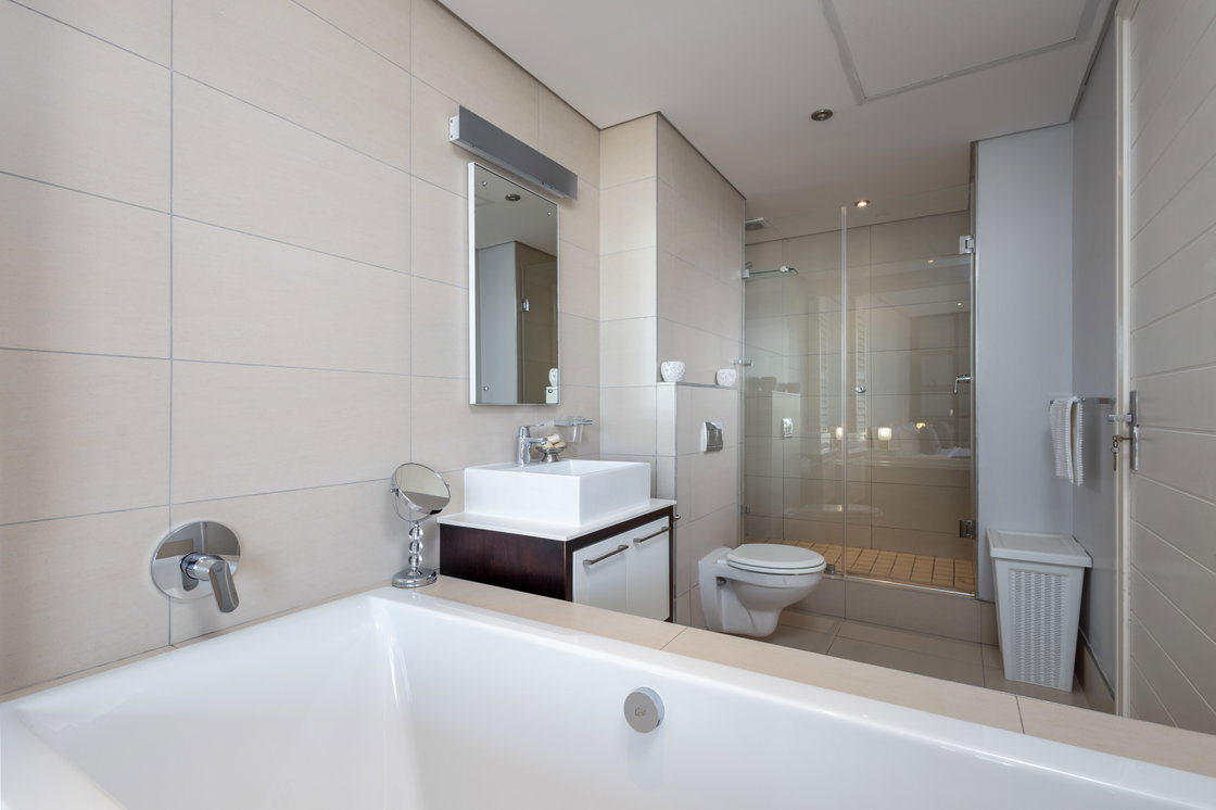 Main en suite