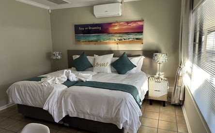 Twin/King Room with Shower Only