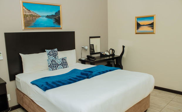 Guest House Near The Glen Mall​