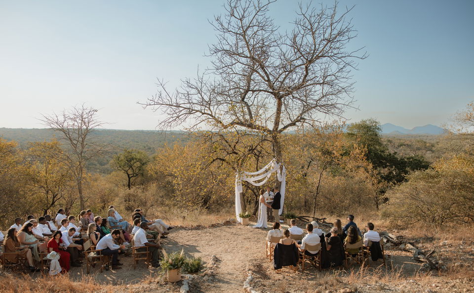 Bush wedding in South Africa hoedspruit. intimate wedding. 