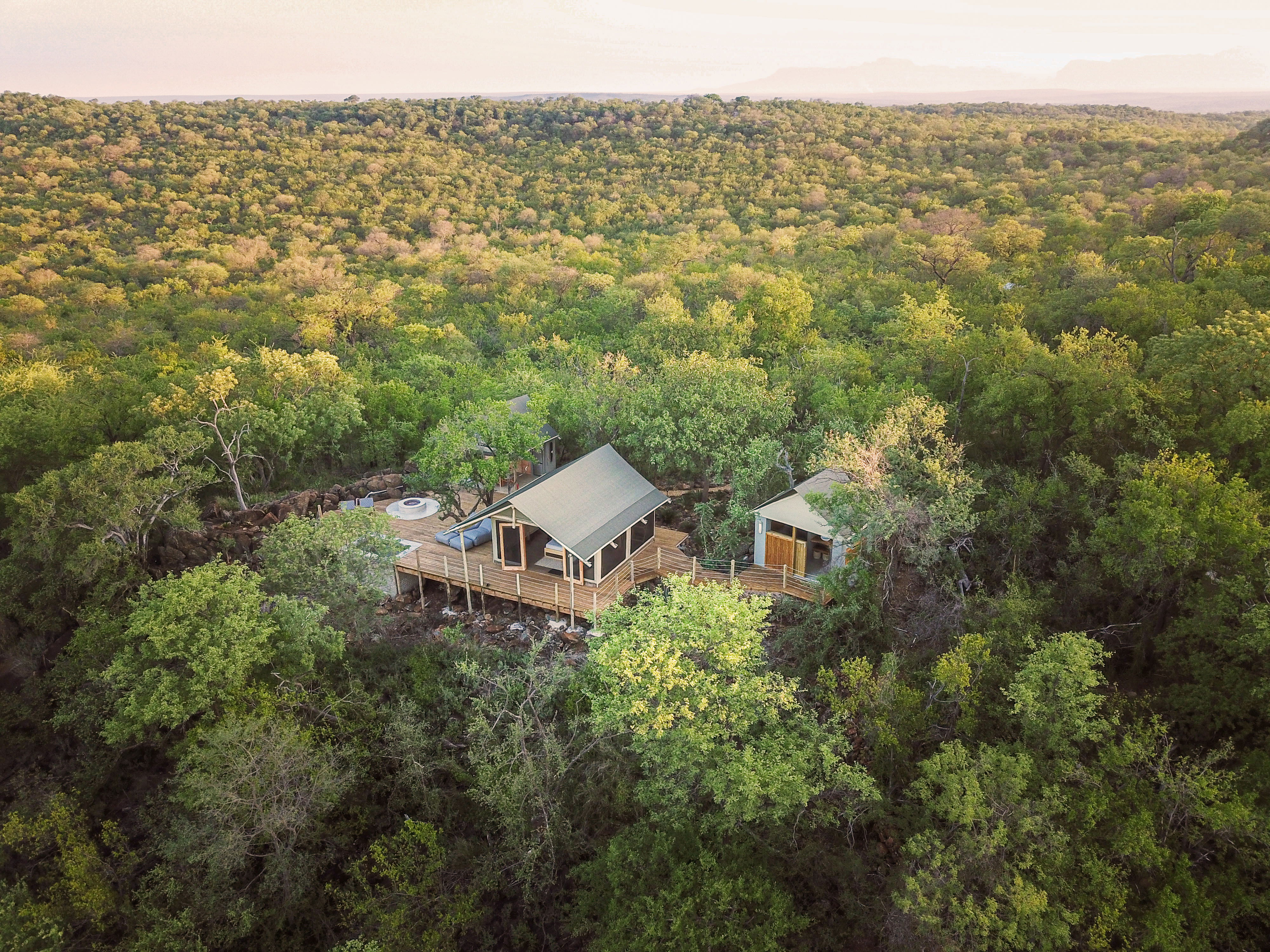 romantic bush accommodation near Kruger national park with self catered or fully catered options