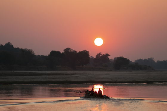 boat crossing at msandile river lodge