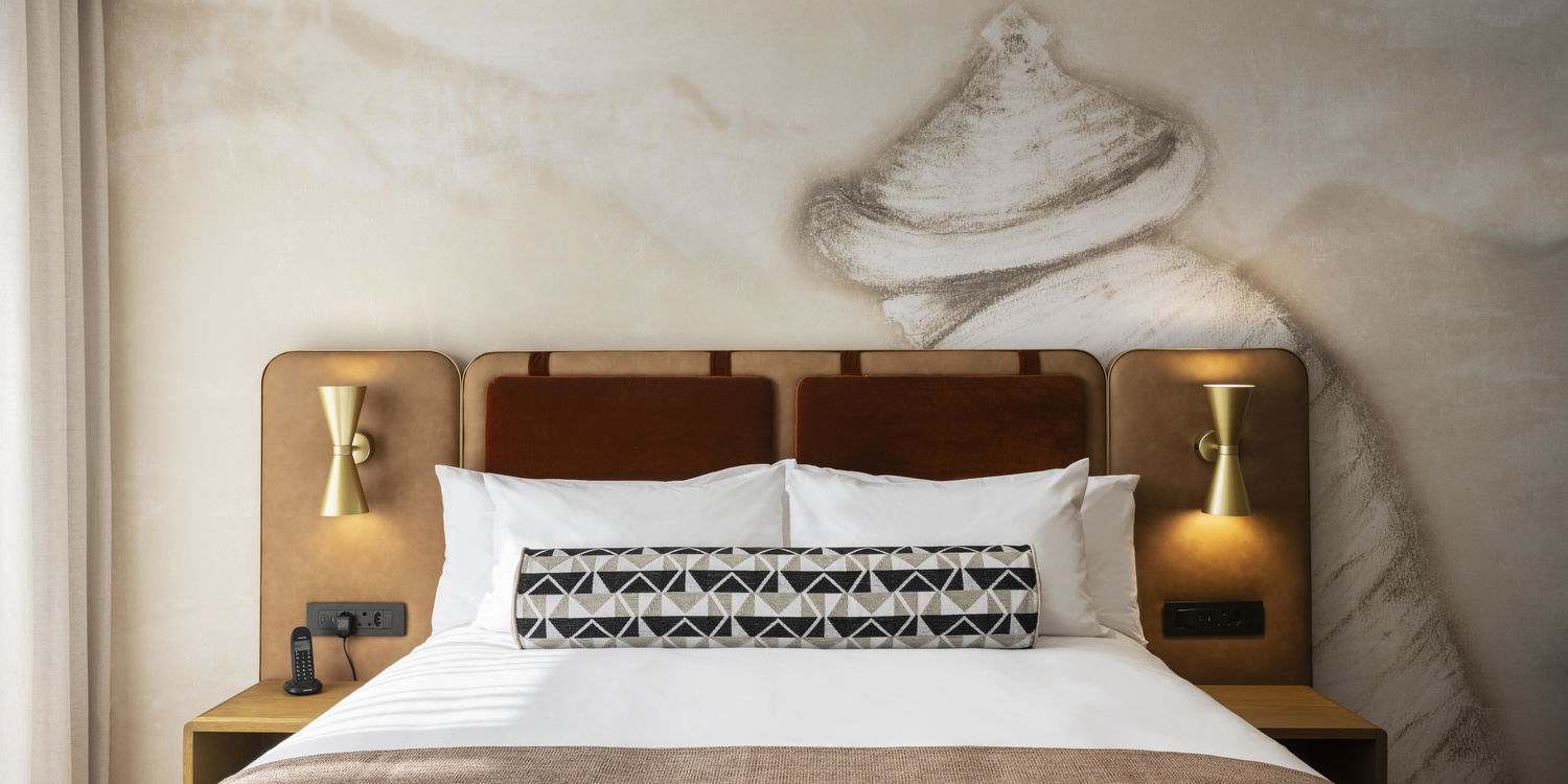 Queen bedroom guestroom