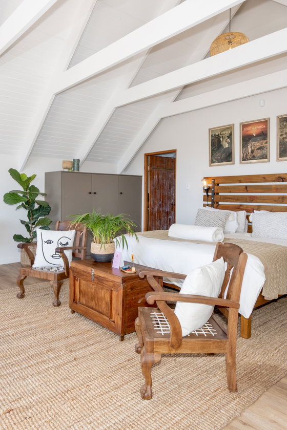 King-size bed