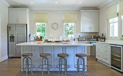 Open planned kitchen/breakfast room area