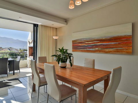 Our rooms feature earthy tones that reflect the rich culture and heritage of South Africa, creating an immersive and culturally inspired atmosphere at Hermanus Luxury Accommodation by The DCC Hotel Group.